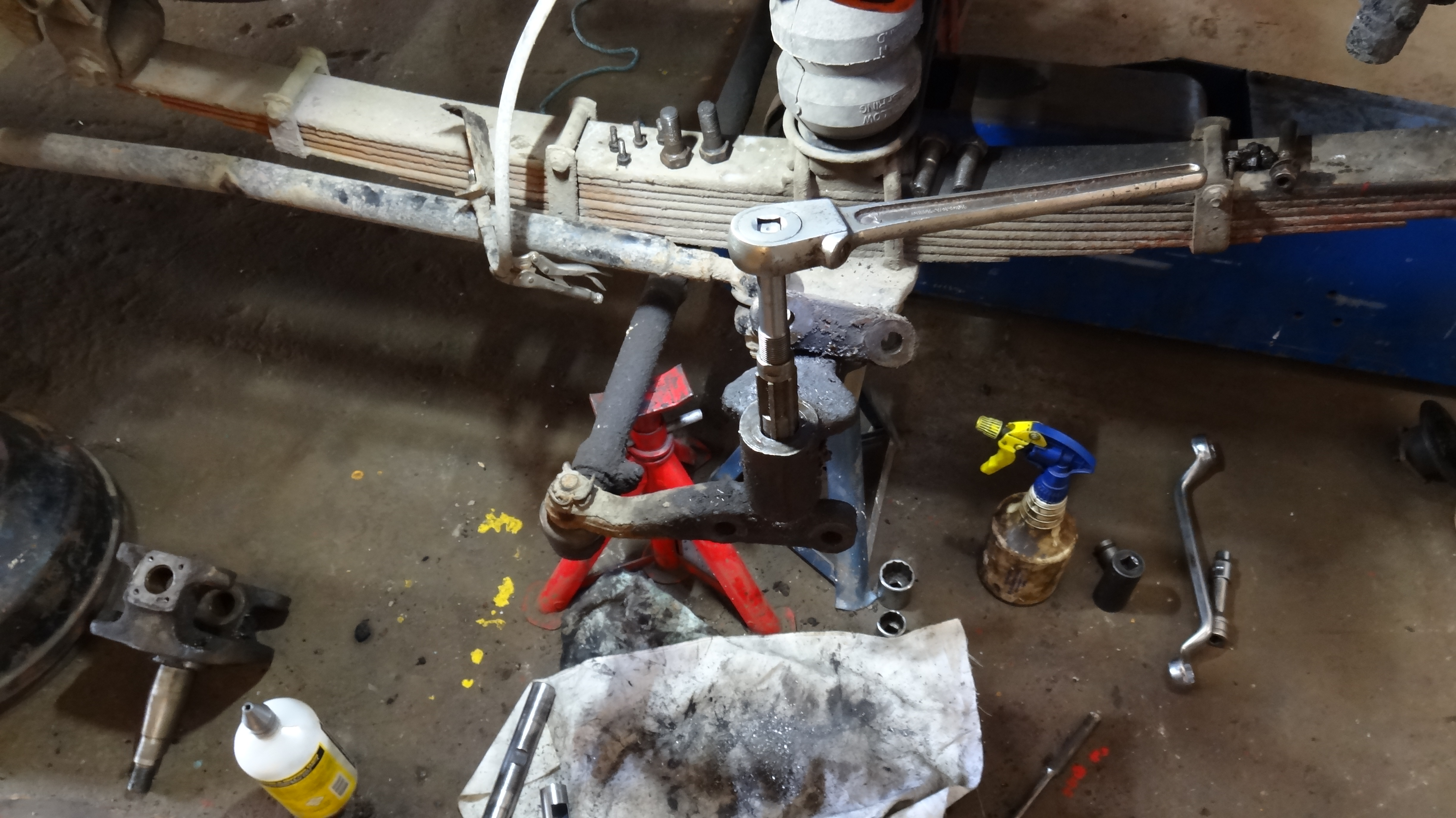 Daimler Bus Replica Kingpin Repairs… Beamish Transport Online