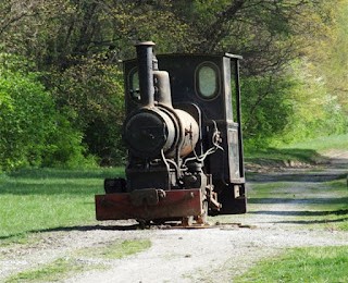 Burnhope narrow gauge locos loaded in USA...